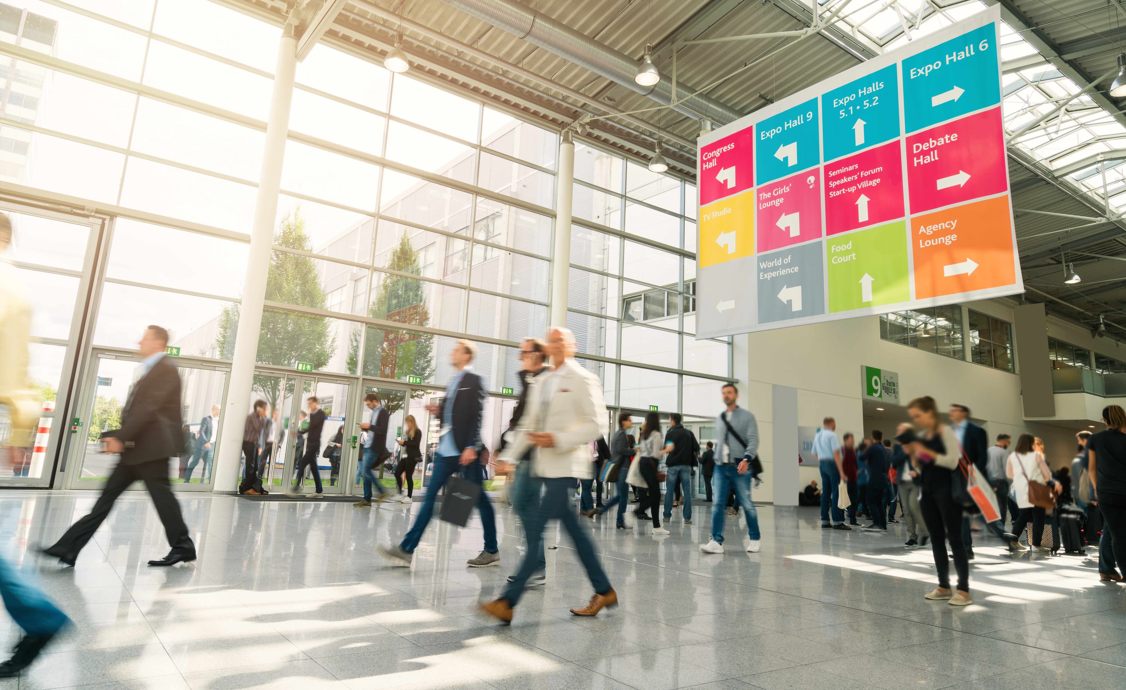 Fachmesse mit Ausstellern und Gästen
